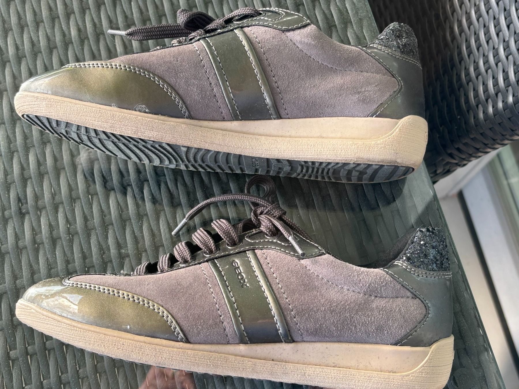 Geox Scarpe da donna: Chaussures GEOX grise à lacets – Usato da OBERENGSTRINGEN venduto da Lolo6316 4