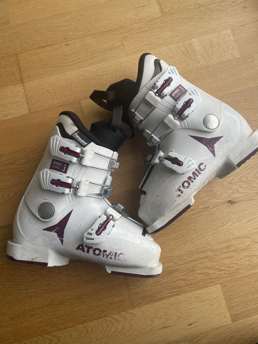 Scarpe per ragazze: Skischuhe Atomic Mädchen Gr. 22.0/22.5 – Usato da Murten venduto da bobby99777744