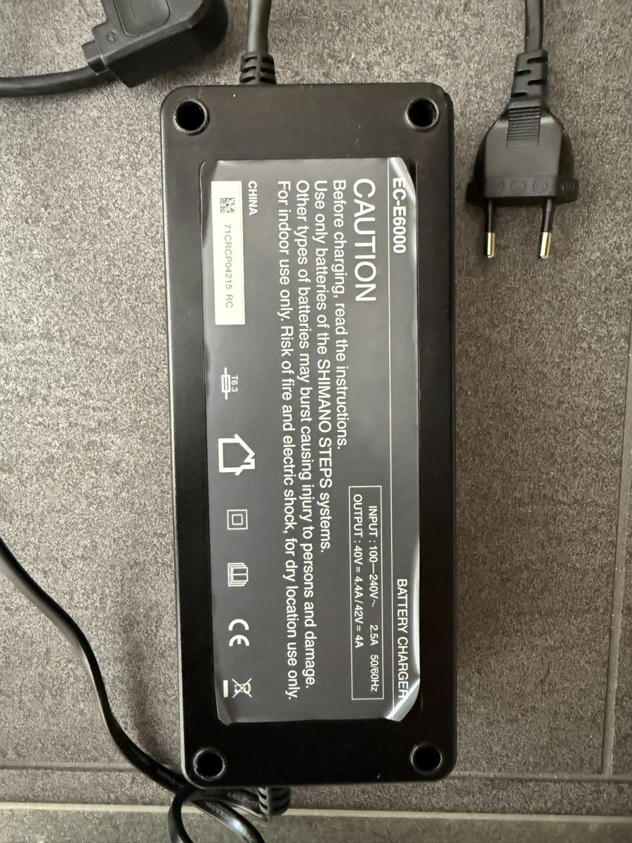 Shimano Caricabatterie: Shimano STEPS Ladegerät EC-6000 A4 – Usato da Belp venduto da Ta_nei 1