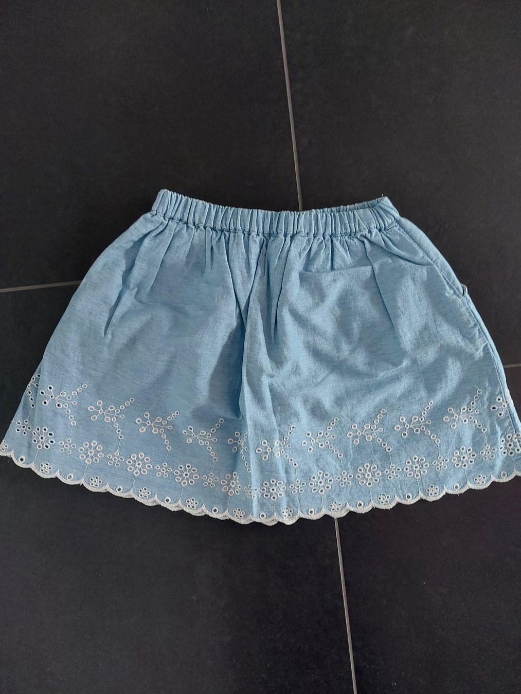 Zara Robes et jupes: Rock – D'occasion à Wittenbach par pambob