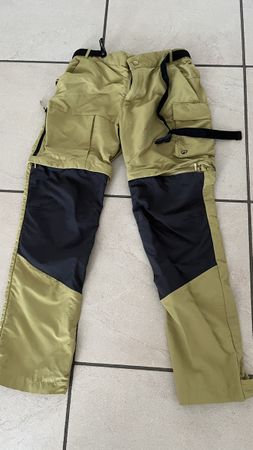 Quechua Wanderhose Grösse M/164 cm Khaki Zip-Off Funktion