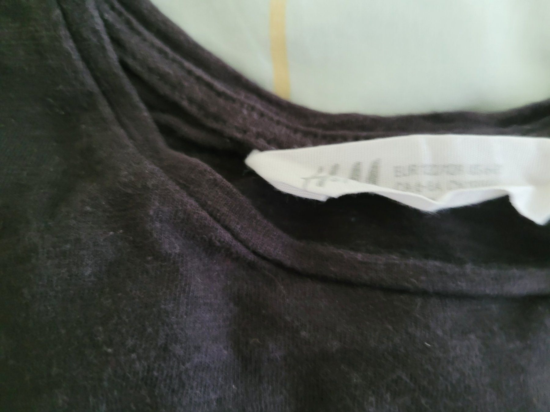 Blouses, T-shirts & Tops: 2 T-Shirts- 122/128 – D'occasion à Zürich par heldc 1