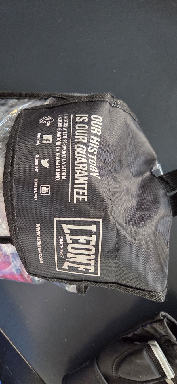 Protezioni & Imbottiture: Leone 1947 Kickbox Schienbein Schoner – Nuovo (secondo la descrizione) da Bremgarten AG venduto da CDaniele94 2