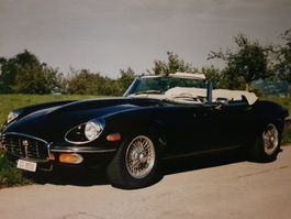 Privates Foto Jaguar E-Type Auto Poster aufgezogen