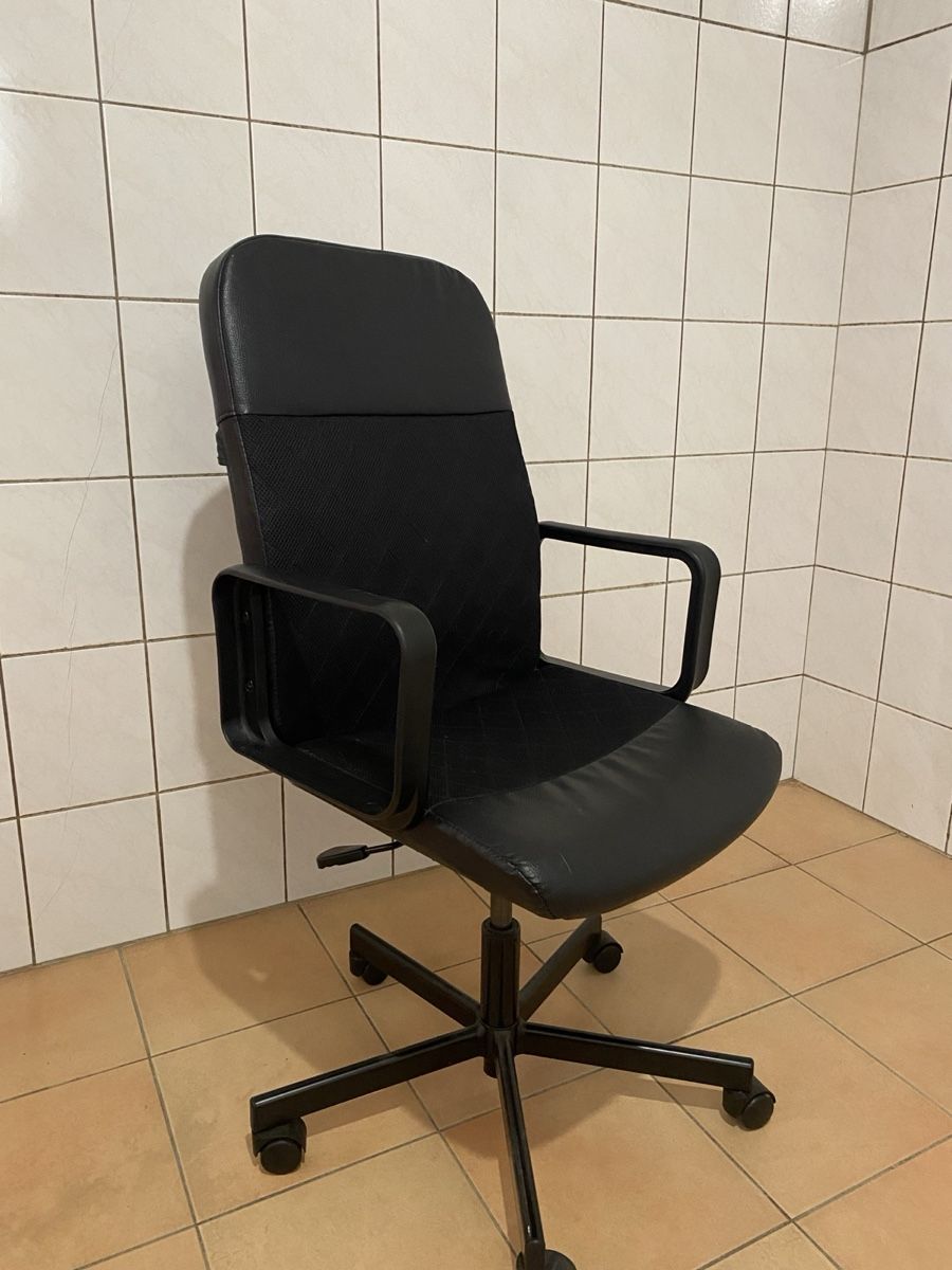 Stühle: Chaise de bureau – Gebraucht aus Bussigny von Hudonic