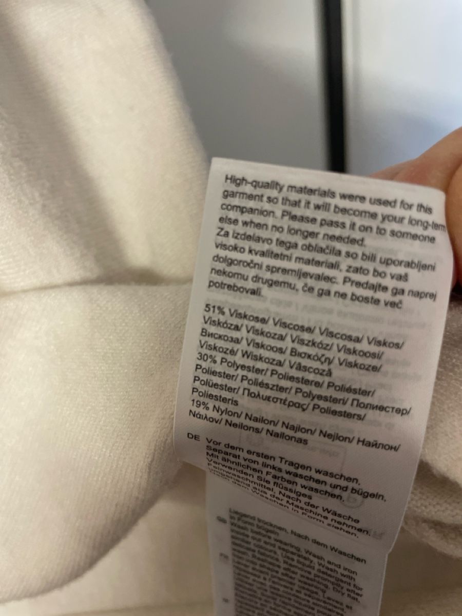 Maglioni & Felpe: Kleider Paket Pullover – Usato da Schüpfheim venduto da Nussbaum_4 2