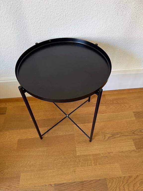 Tische: Beistelltisch schwarz rund – Gebraucht aus Bern von figureskater 1