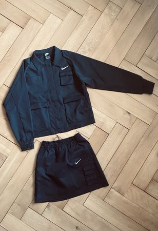 Modern Nike Set, Jacke + Rock, Grösse XS, Neuwertig!