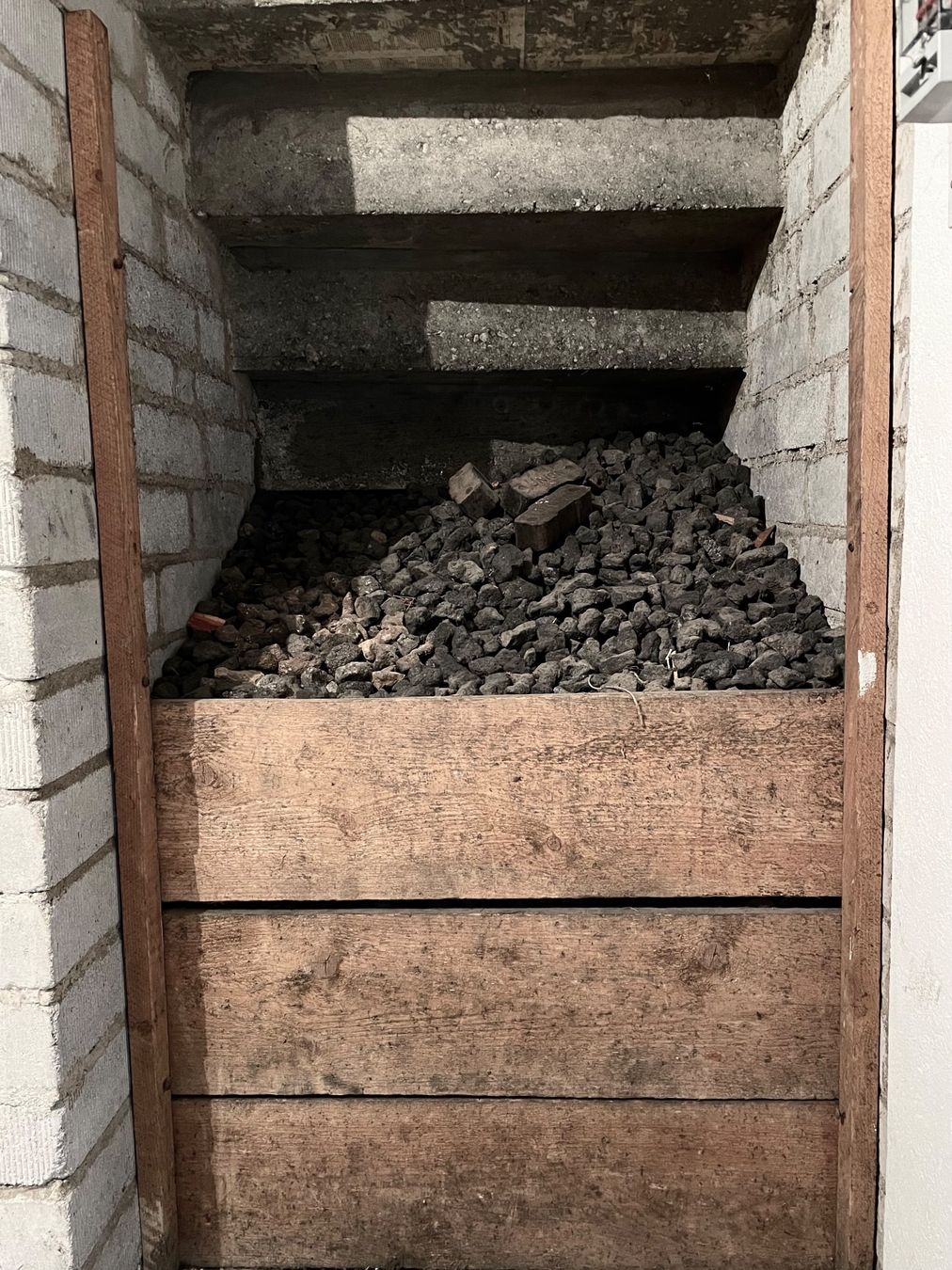 Radiateurs: Kohle oder Koks zum Heizen/ Schmieden – D'occasion à Uetendorf par 60b_rr67