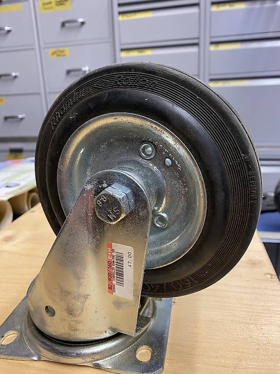 Sonstiges zum Lager & Transport: Rollen mit Vollgummi – Gebraucht aus Balzers von inf_t8kg