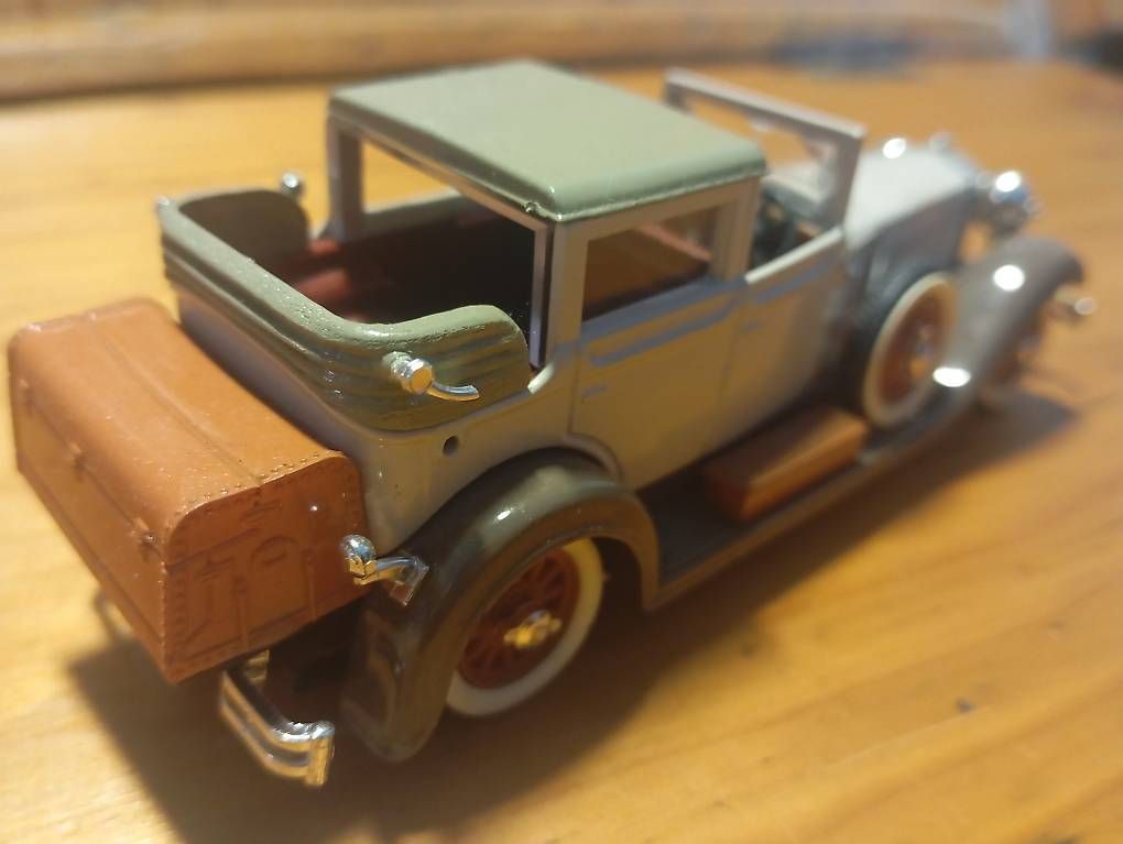 Voitures modèles: Oldtimer Modellauto offen mit Koffer guter Zustand – D'occasion à Basel par Petergunn 2
