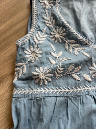 Kleid bestickt im Jeans-Look (Grösse S, 100% Baumwolle)