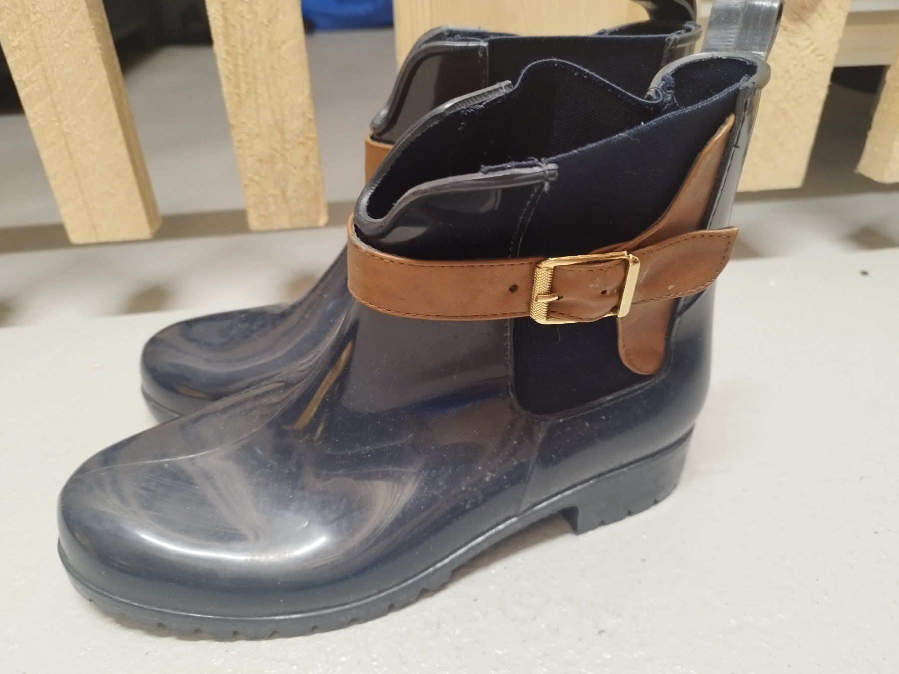Scarpe da donna: Gummistiefel Gr. 37 – Usato da Bülach venduto da verasara