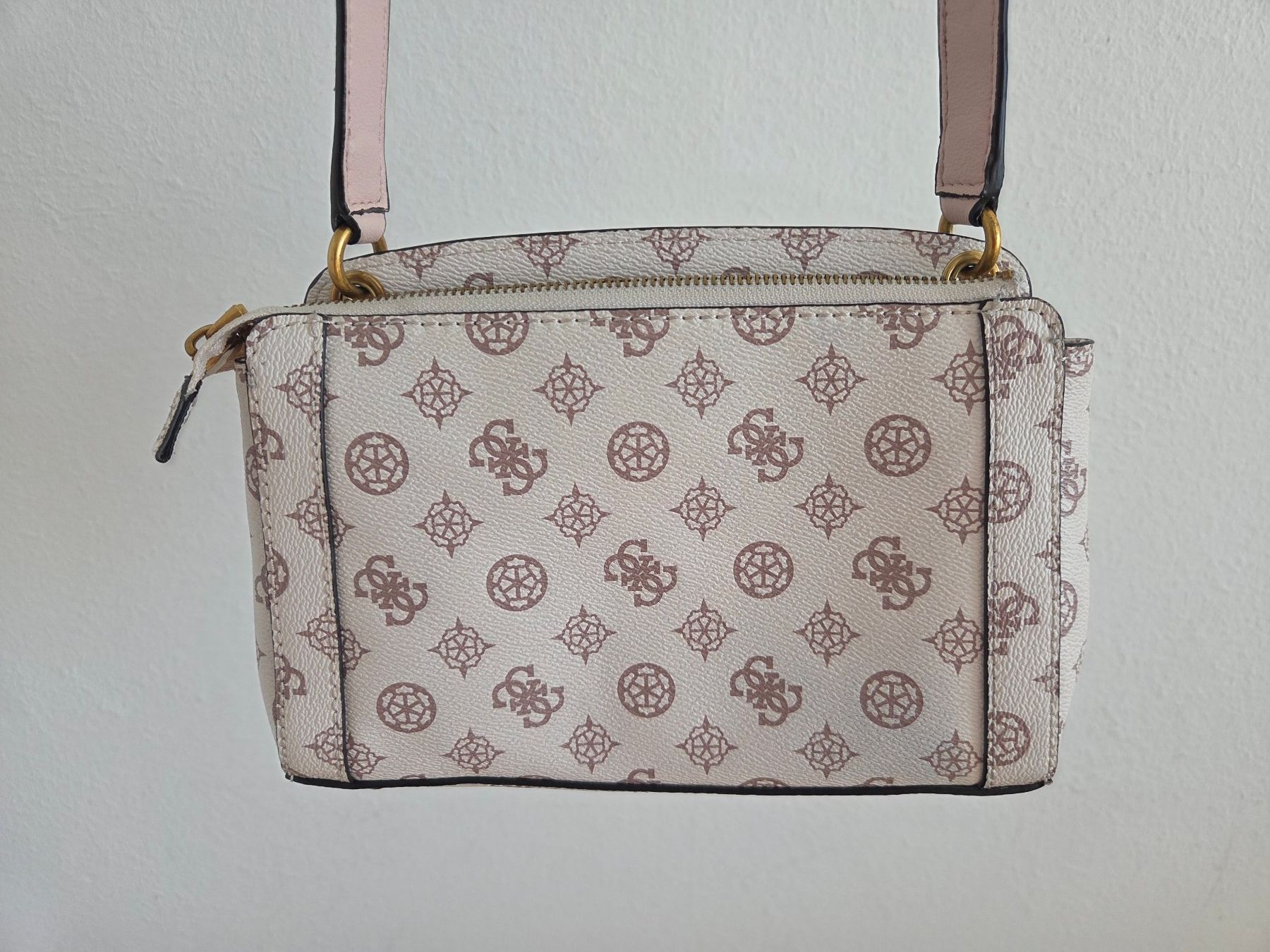 Guess Borse da donna: Umhängetasche von GUESS – Usato da Oberrieden venduto da Smart570 2
