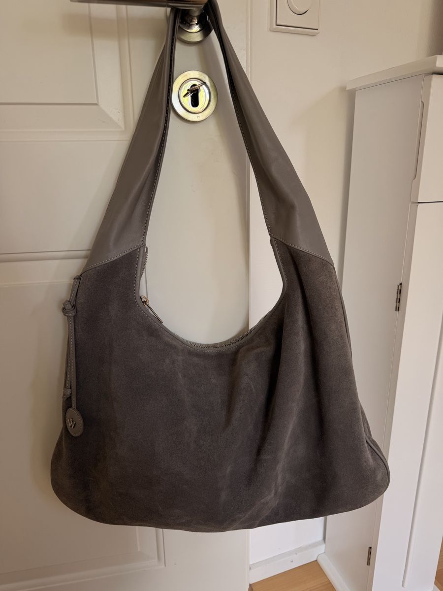 Windsor Borse: Windsor Grey Suede Hobo Bag – Nuovo (secondo la descrizione) da Kreuzlingen venduto da wk.