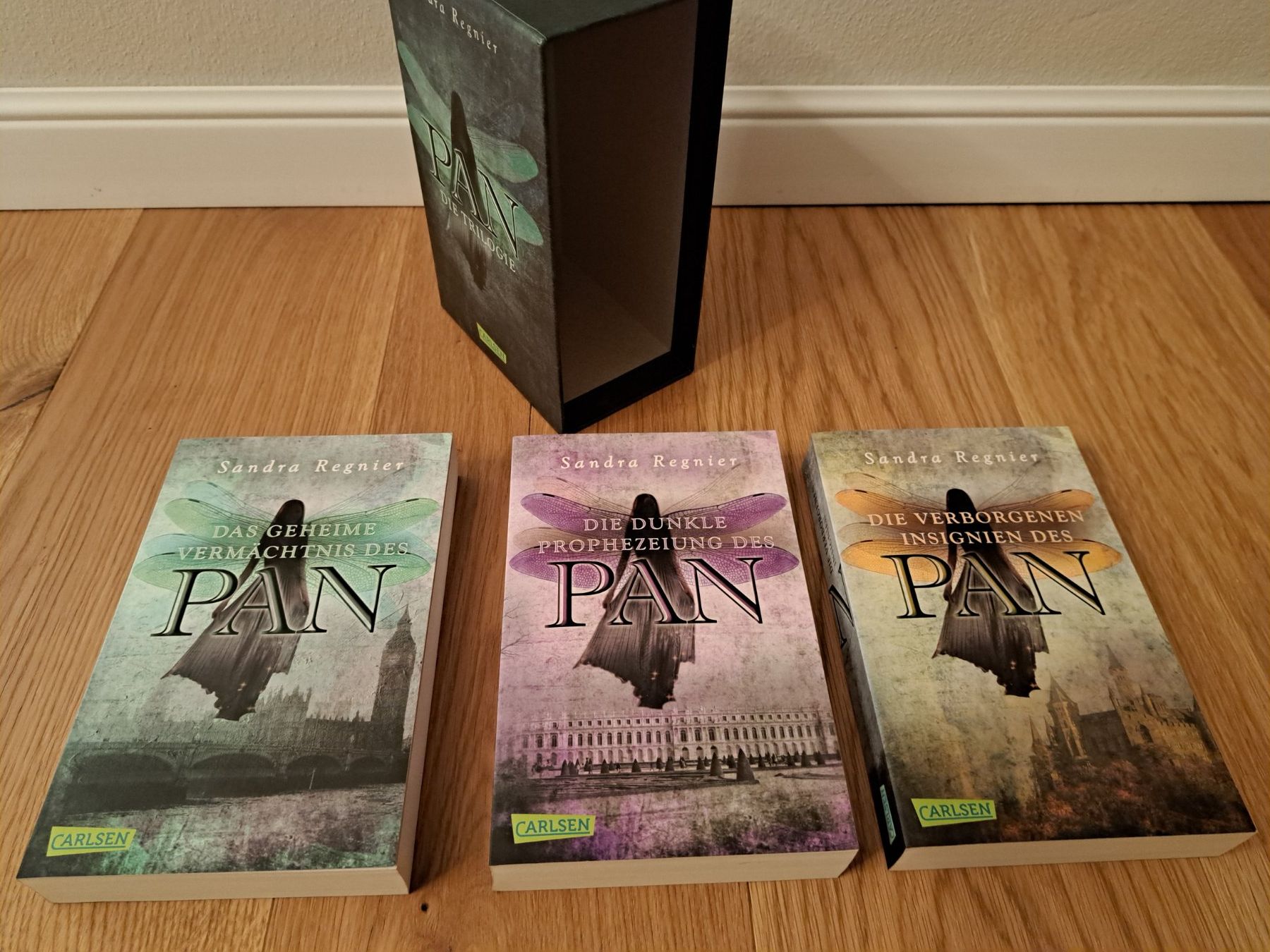 Bücher: Sandra Regnier Pan Trilogie Schuber – Gebraucht aus Neftenbach von Craigh_na_Dun 1