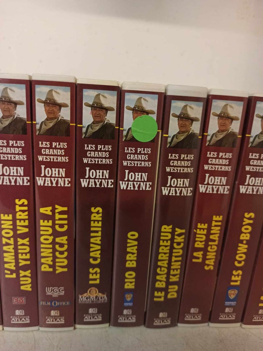 Tutti i VHS: 18 X VHS JOHN WAYNE – Usato da La Chaux-de-Fonds venduto da Emmaus2300CDF 3