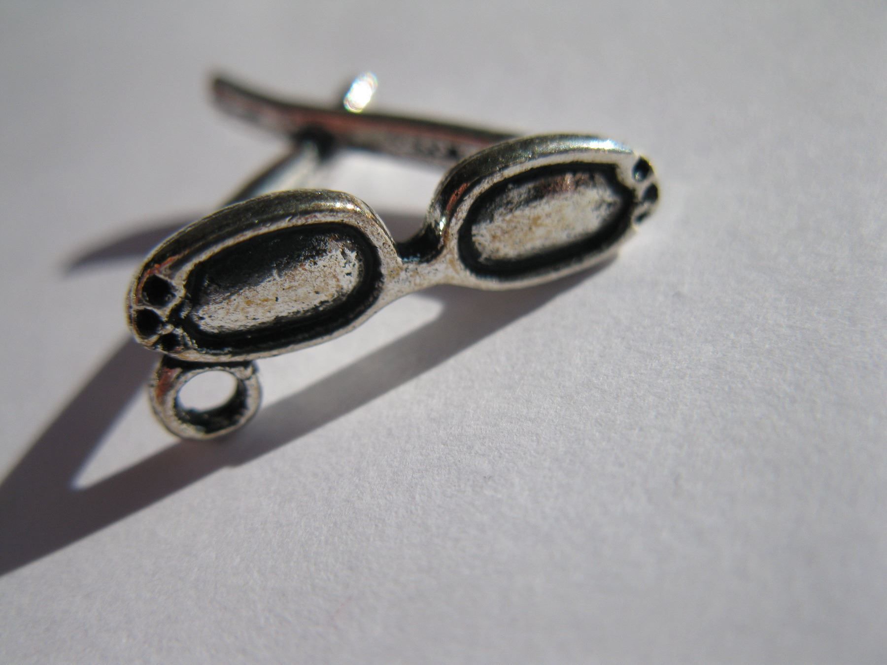 Perle (finte): 6 Anhänger metall, Brille – Nuovo e nell'imballaggio originale da St. Margarethen TG venduto da LuanaKa