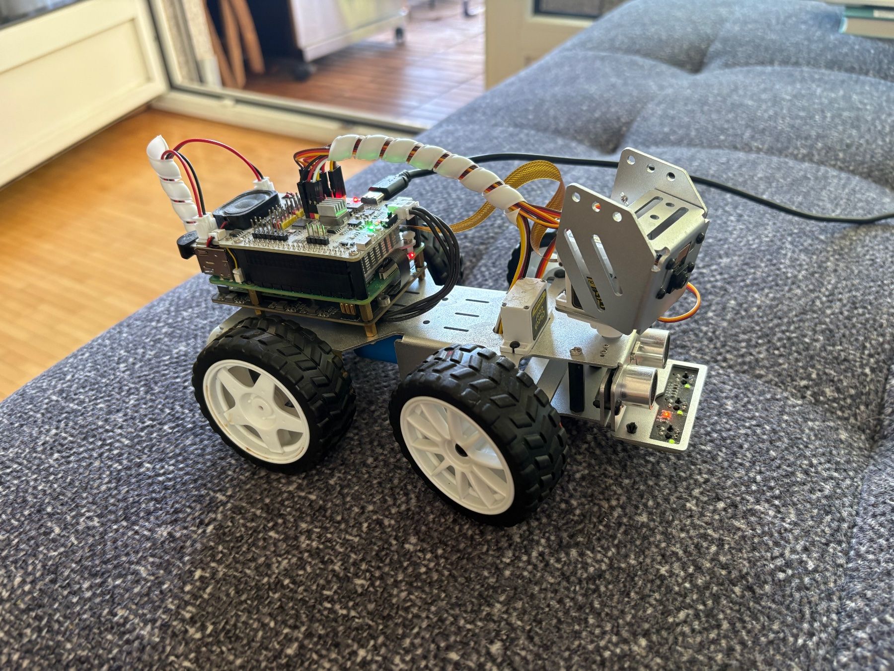 Raspberry Pi PC: SunFounder PiCar-X KI-Roboterauto mit Raspberry Pi 5 8 GB – Nuovo (secondo la descrizione) da Dübendorf venduto da rogcol 2