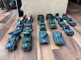 Spielzeug Militärfahrzeuge Set Konvolut