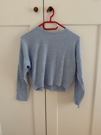 Hellblauer Pulli 