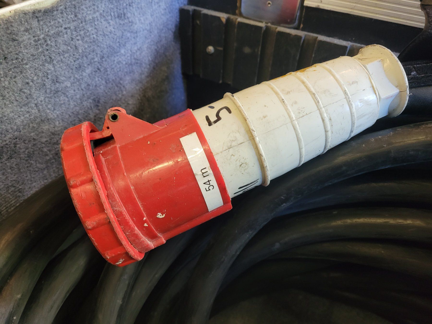Cavi: CEE 63 Kabel ca.50 Meter - Schwarz – Usato da Vitznau venduto da Night-Fire 1