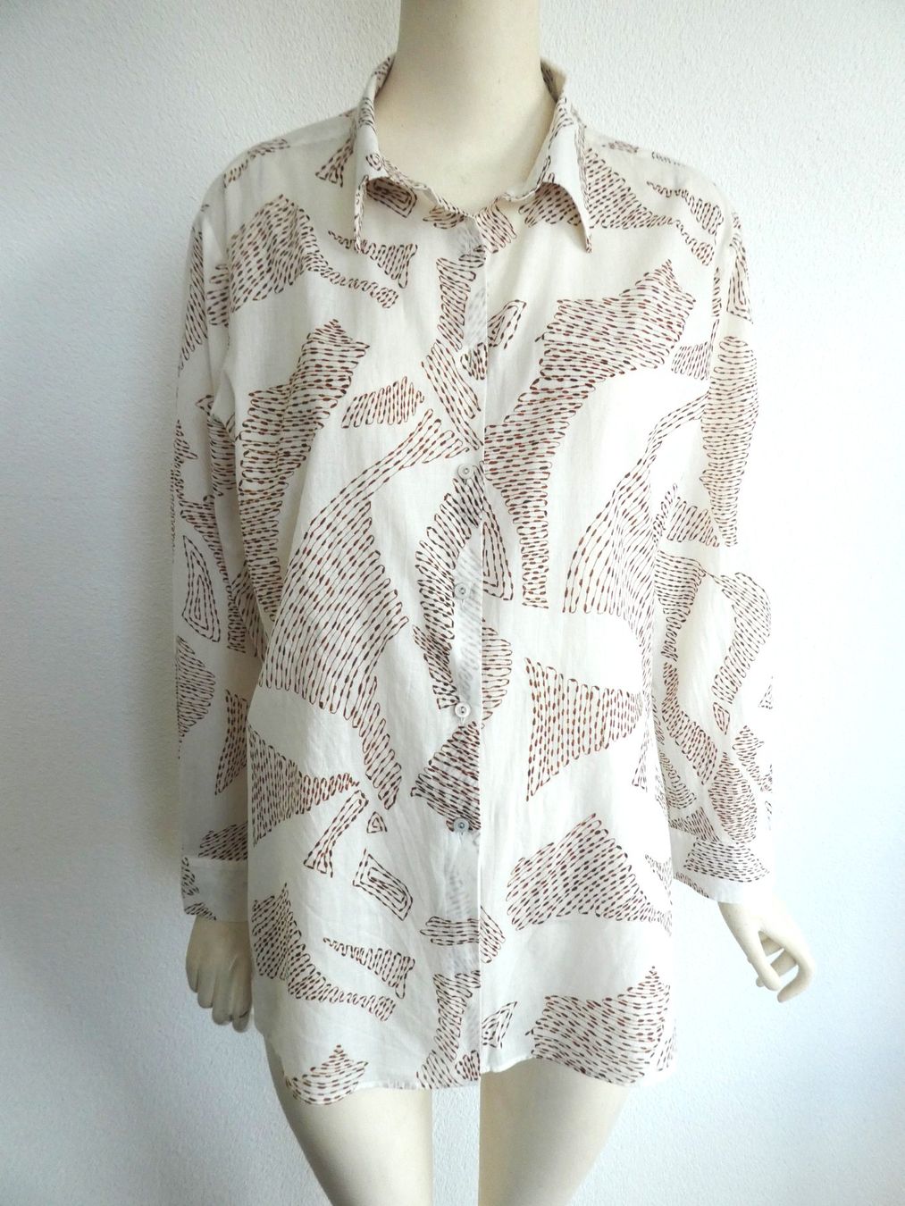 Massimo Dutti Camicette: Massimo Dutti BW Bluse neuwertig, Gr. 44 – Usato da Berneck venduto da chouchou1415
