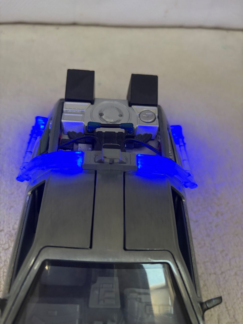 Delorean Voitures modèles: DeLorean DMC-12 Modellauto mit Lichtfunktion ab 1.- – D'occasion à Binz par Labruyere 2