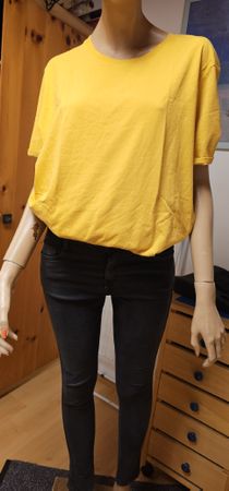 Jeans mit seitlichen Streifen und Shirt in Orange gr.L