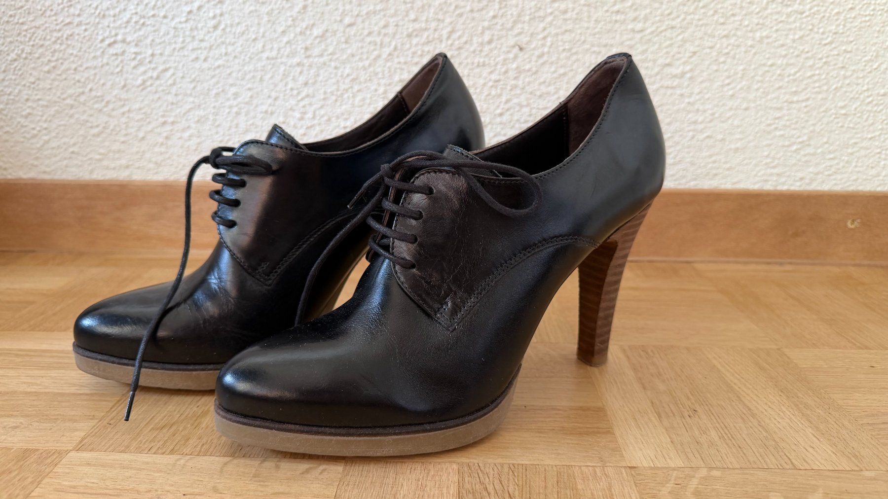 Damenschuhe: Bottines Minelli en cuir noir, taille 38 – Gebraucht aus Genève von dkr_j29m
