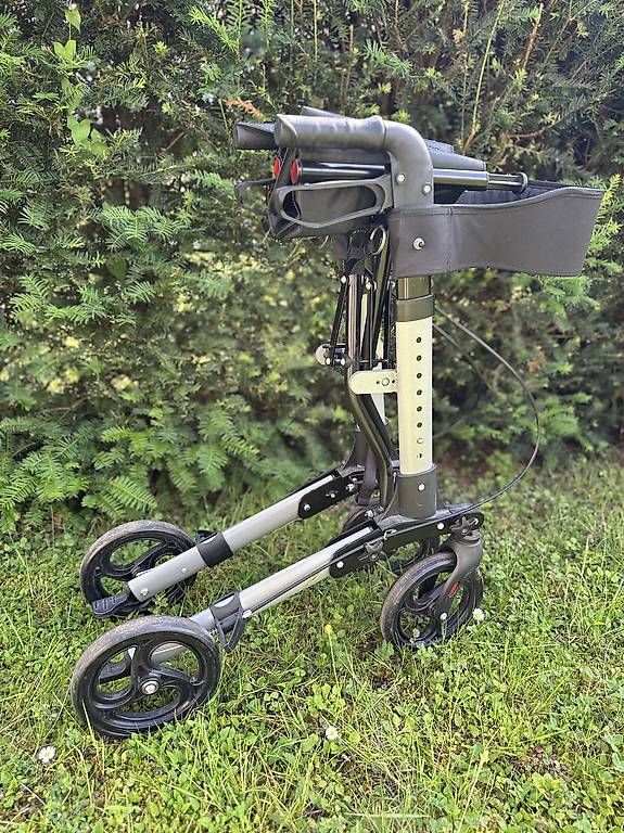 Ausili per la deambulazione: Rollator – Usato da Kaisten venduto da Andy_Leo 2