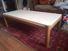Skandinavischer Clubtisch , teures Designer Stück