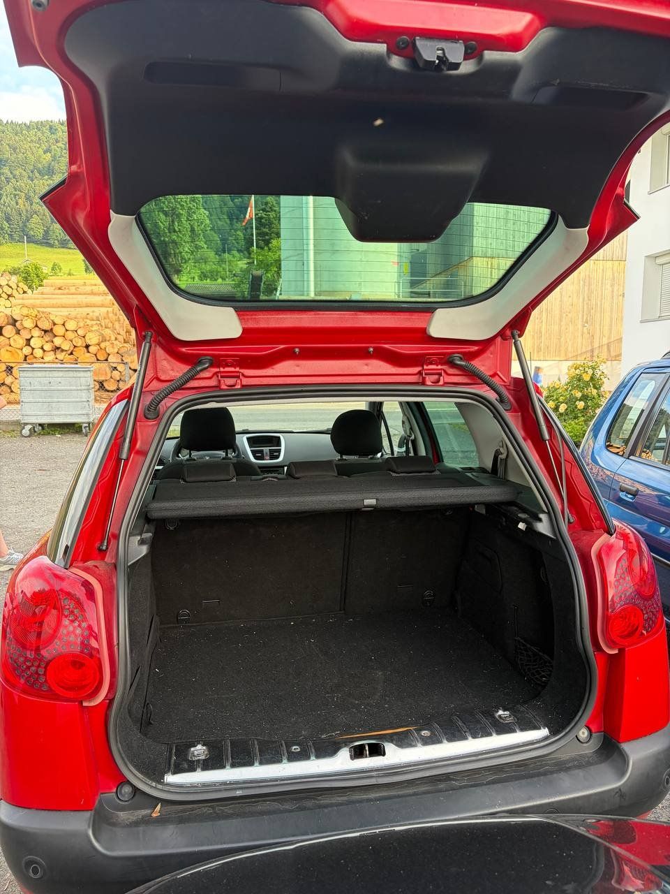 Peugeot Automobili: Peugeot 207SW 1.6і – Usato da Dagmersellen venduto da vns_t9x2 5