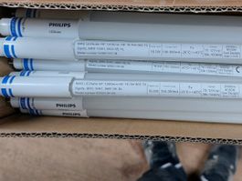 40x LED Röhren T5 Philips 115cm/ Tageslicht / Fast Neu