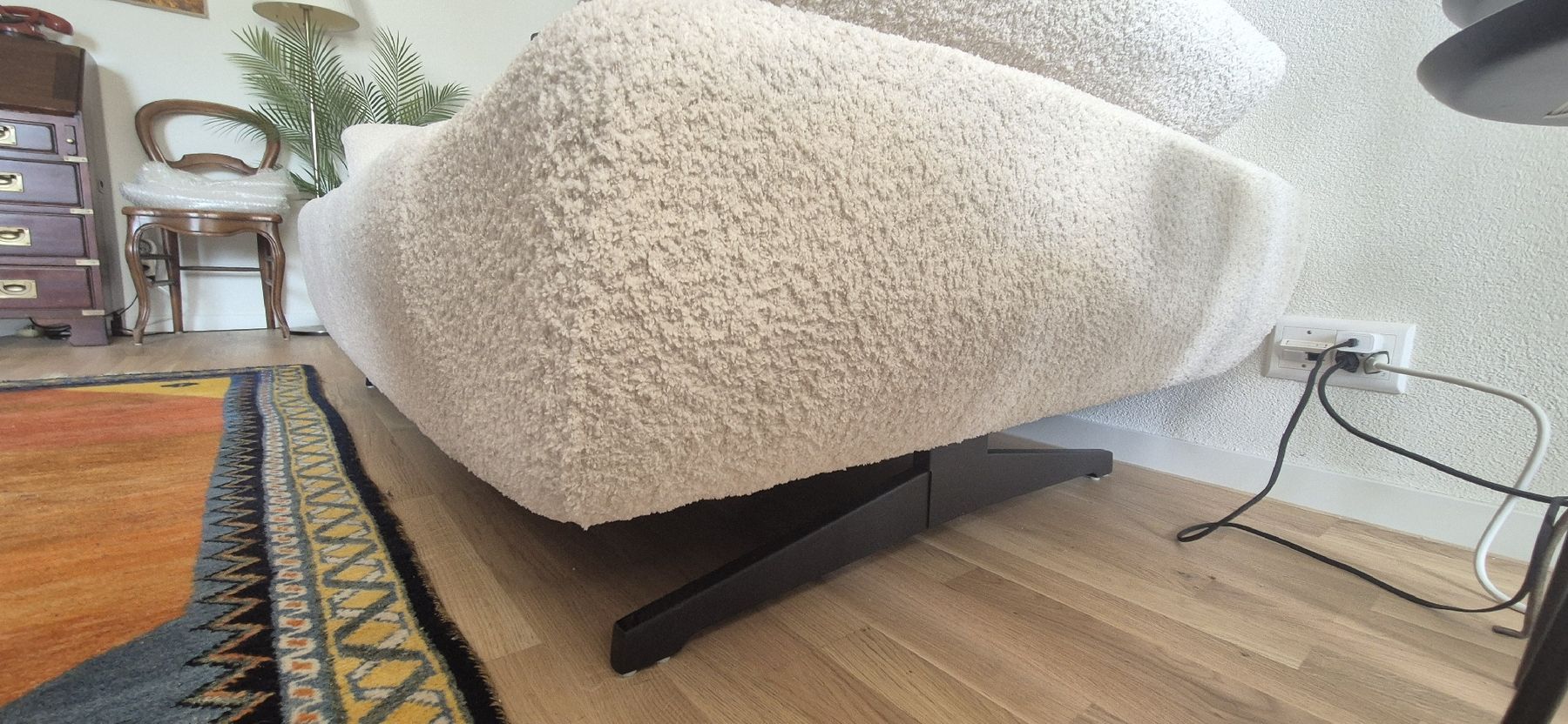 Conforama Divani: Canapé design tissu bouclettes – Usato da Denges venduto da Alex-CH-LB 3