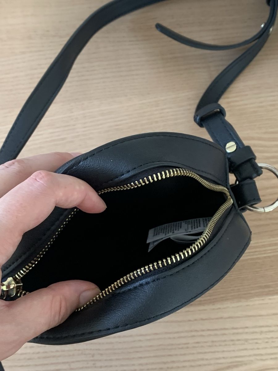 Taschen für Damen: Black round crossbody bag  – Neu (gemäss Beschreibung) aus Zürich von ama_k88c 3