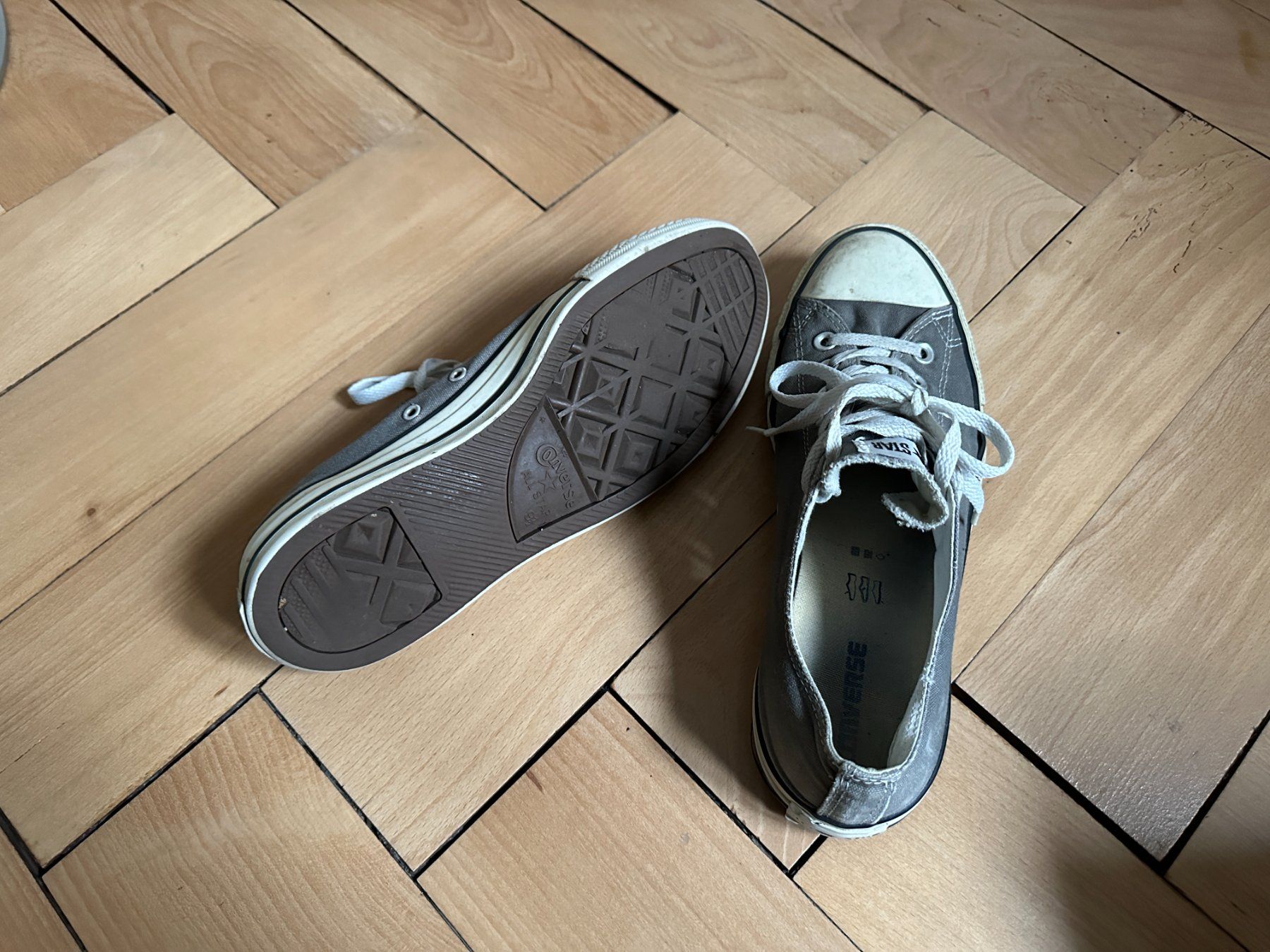 Converse Chaussures hommes: CONVERSE - Sneaker grau 43 – D'occasion à Zürich par Diazaio 3