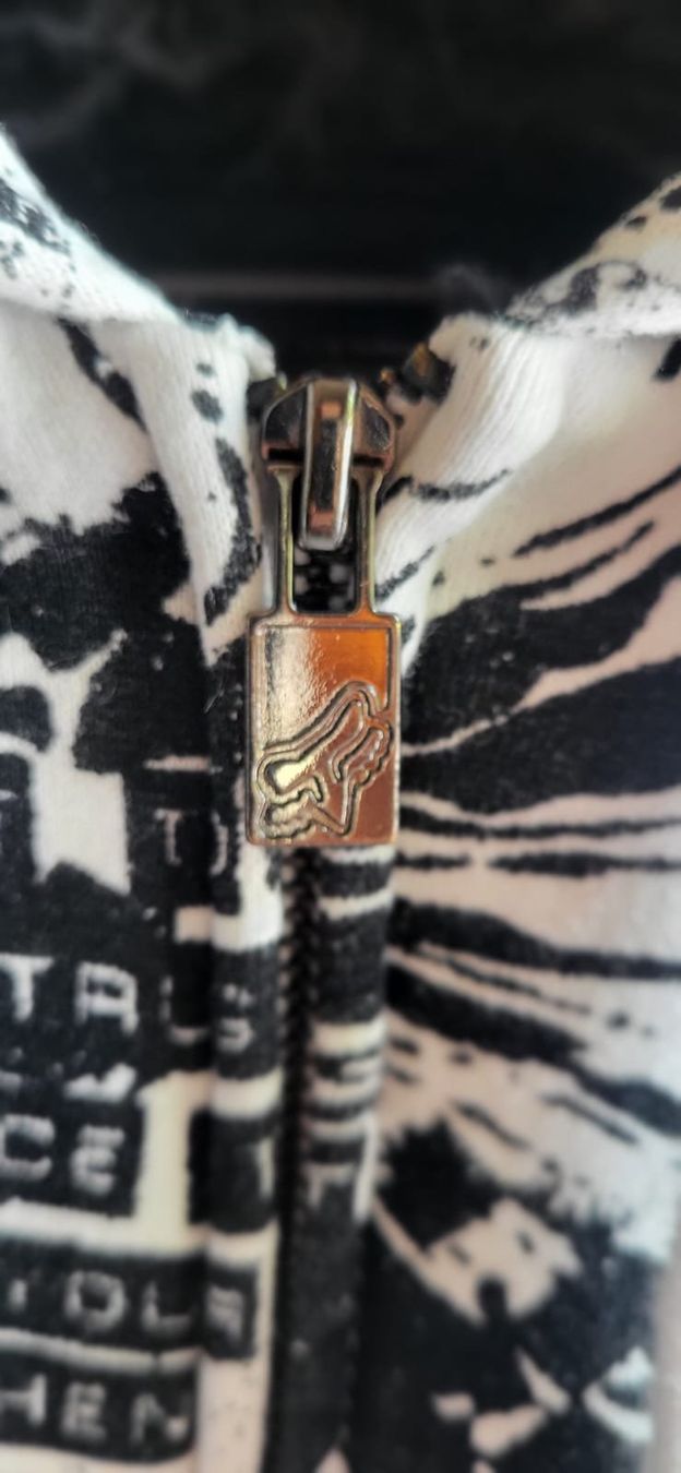 Pullover & Sweatshirts: Fox Sasquatch Herren-Hoodie – Gebraucht aus Curio von mia_vb5z 2