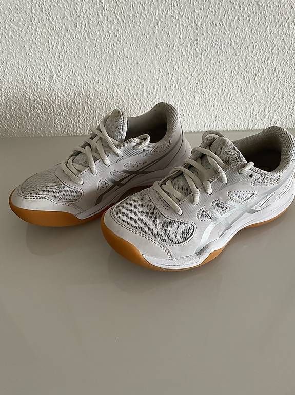 Asics Scarpe per ragazzi: Asics Sneaker / Hallenturnschuhe Gr 33.5 – Usato da Altendorf venduto da Elite-S
