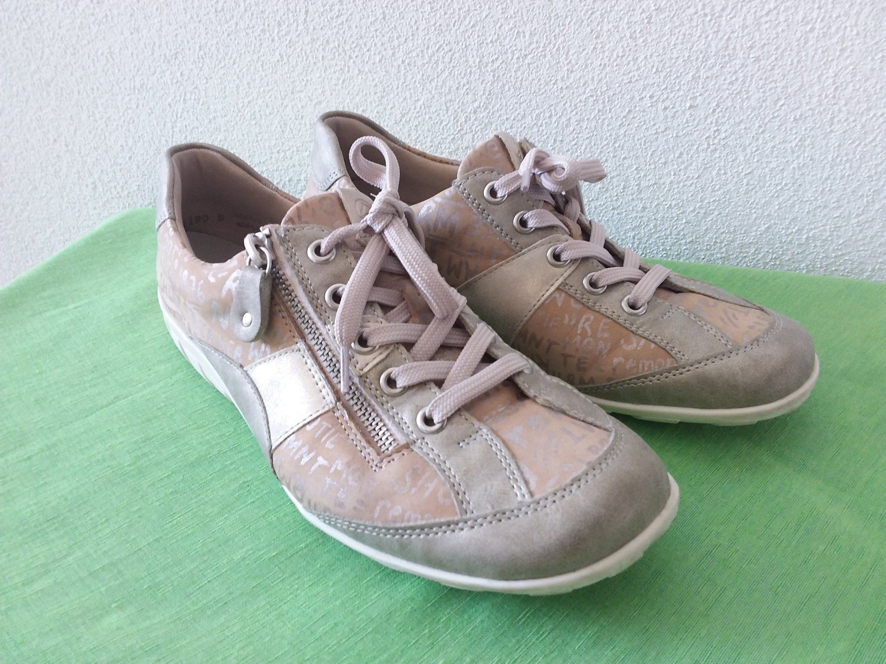 Scarpe da donna: WALDLÄUFER / REMONTE Sneakers, Gr 39 H – Usato da Uitikon Waldegg venduto da Risibisi7 1