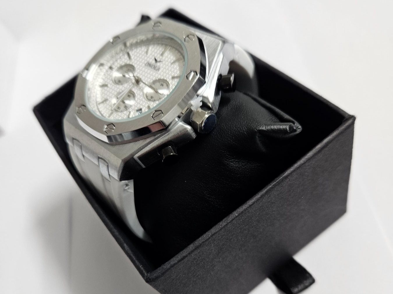 Orologi: Sehr schöne Uhr - silbrig/weiss – Nuovo e nell'imballaggio originale da Kreuzlingen venduto da RahMal 3