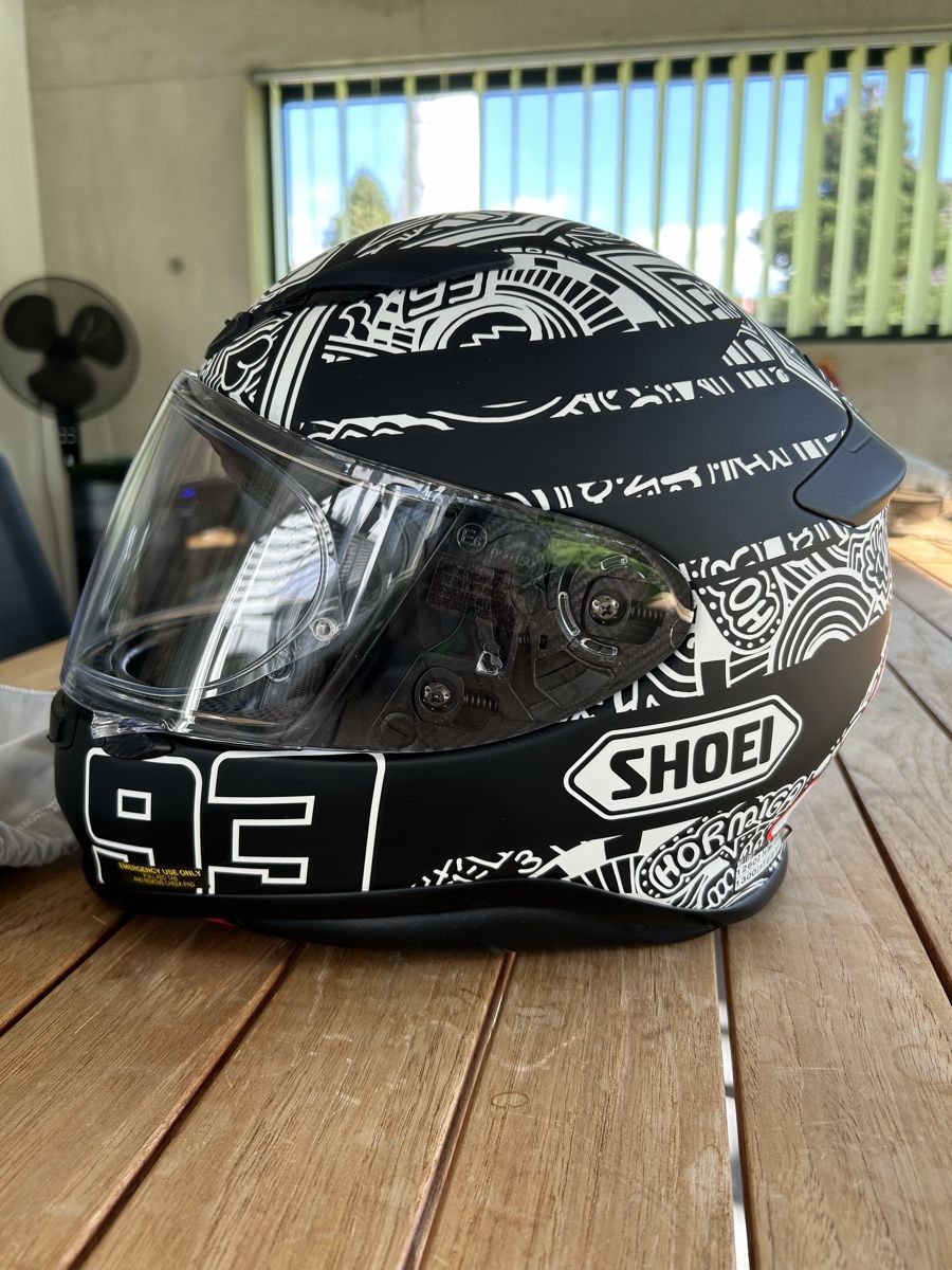 Shoei Helme & Visiere: Shoei NXR Integralhelm – Gebraucht aus Gurmels von ARAI2008Z