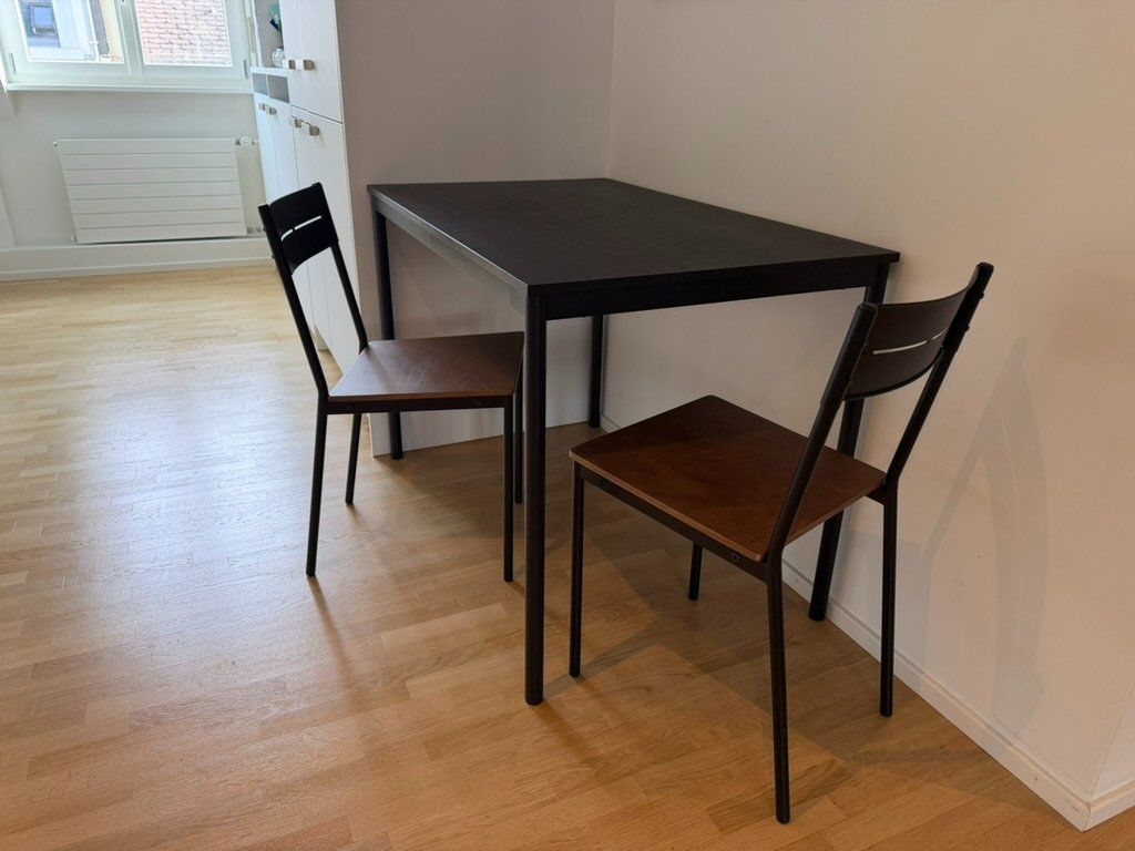 Ikea Tischgruppe: Tisch mit 2 Stühlen – Gebraucht aus Zürich von van_jxs5 2