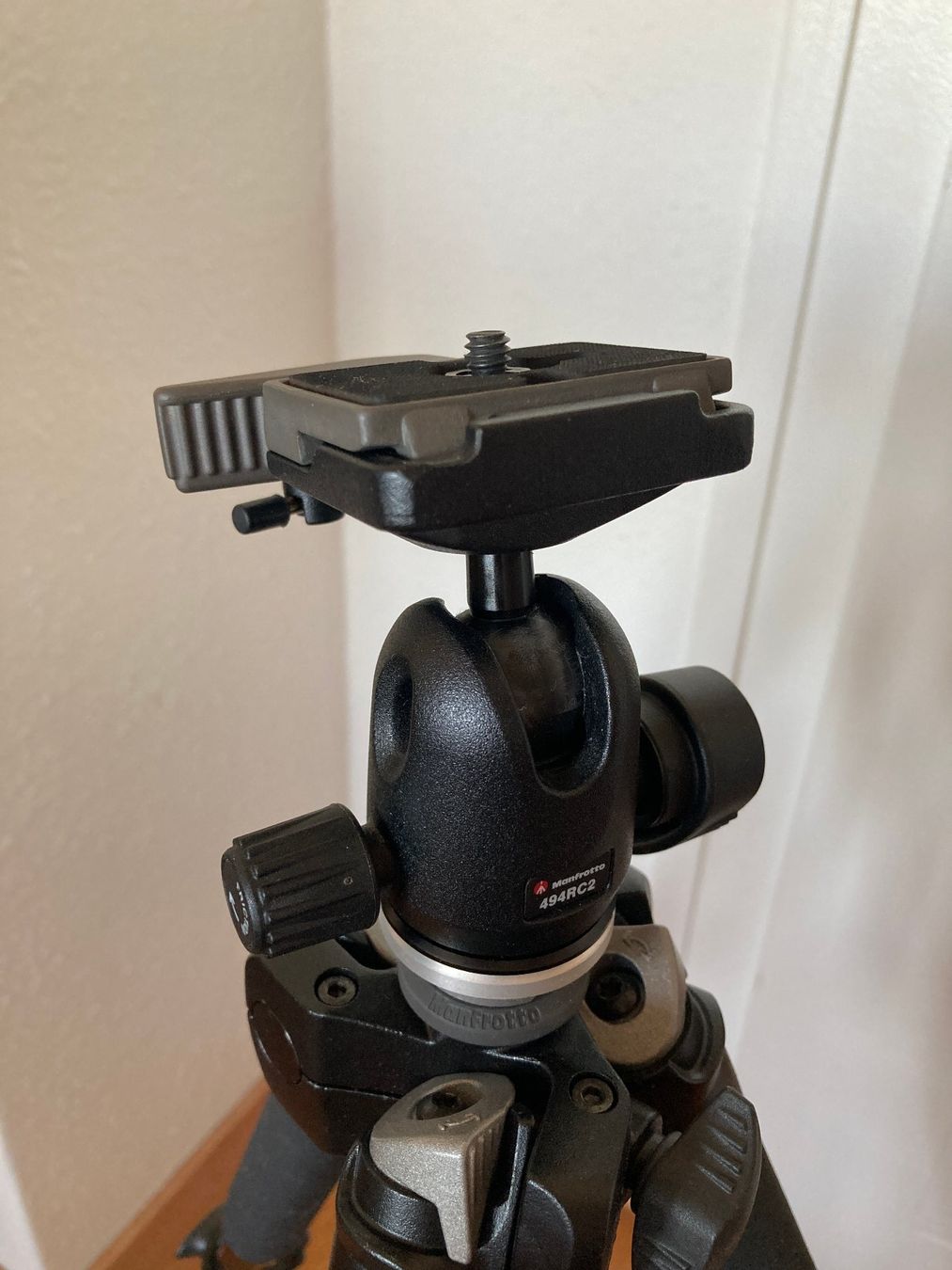 Manfrotto Stative & Köpfe: Trépied Manfrotto – Gebraucht aus Genève von cricri159 2