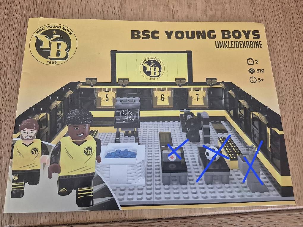 Lego Spielzeuge: YB Garderobe Lego – Gebraucht aus Amsoldingen von kaimhof 1