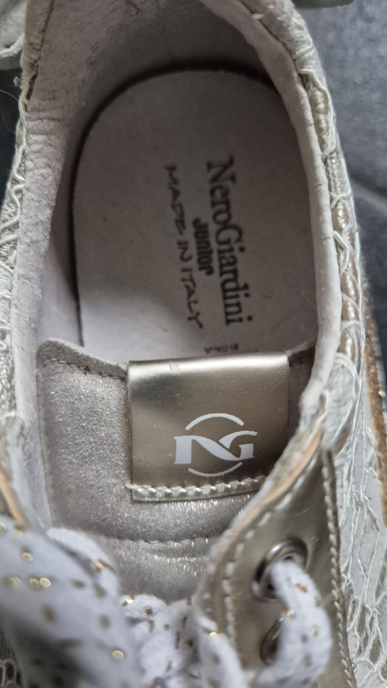 Scarpe per ragazze: NeroGiardini Mädchen-Sneakers, Leder, Grösse 30 – Usato da Dornach venduto da kolibri313 4