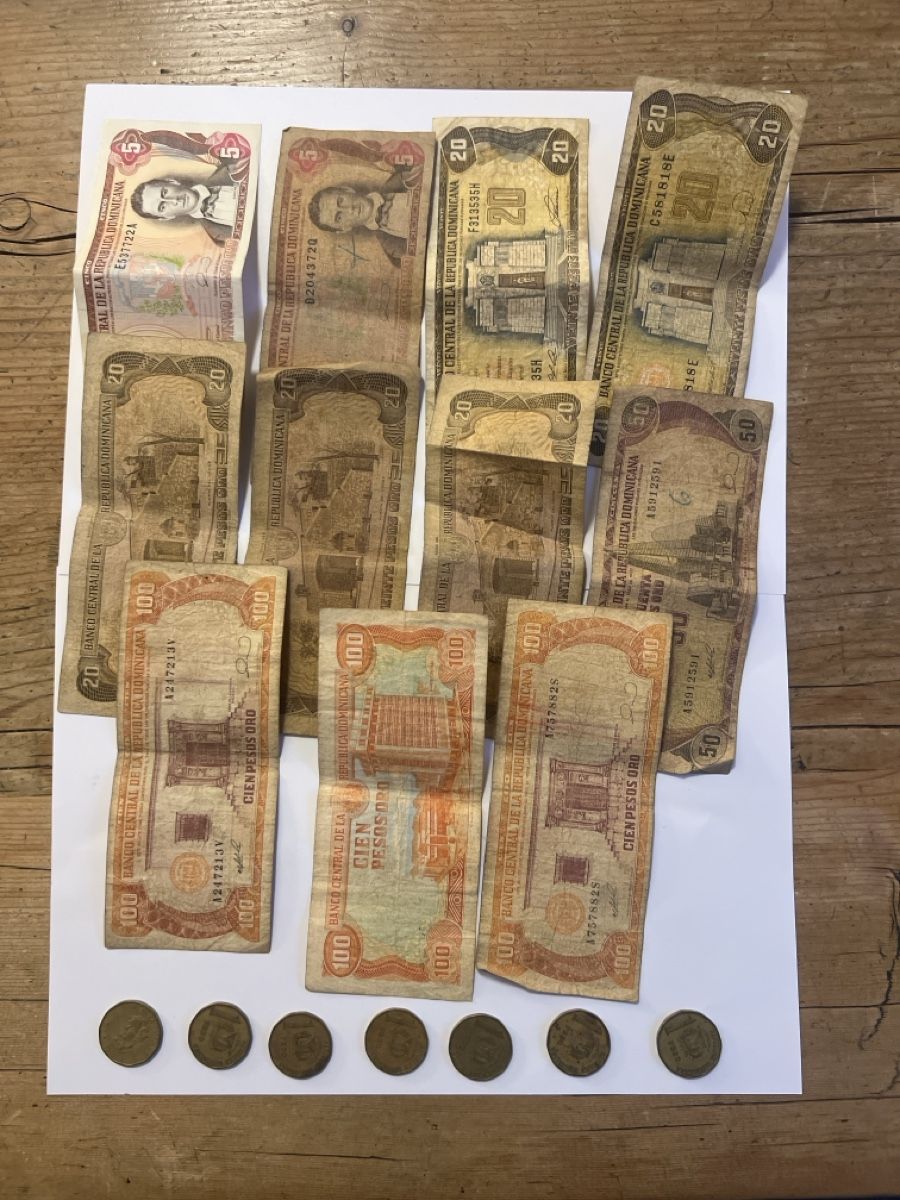 Banconote: Dominikanische Pesos – Usato da Hittnau venduto da BrigitteM8335