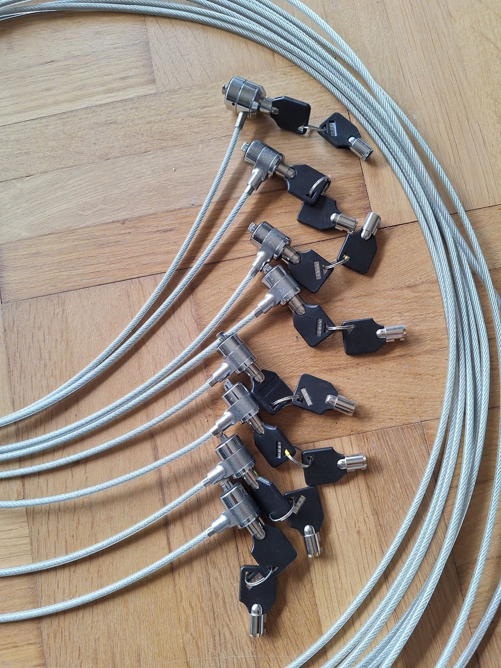Kabel: Lot de 8 câbles de sécurité pour ordinateur portable – Neu (gemäss Beschreibung) aus Chêne-Bougeries von xchrysalide 1