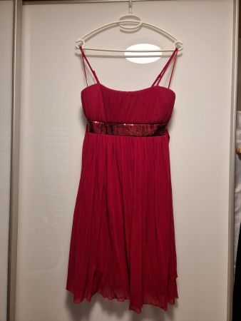 Pinkes Sommerkleid mit Pailletten-Gürtel, Grösse 34