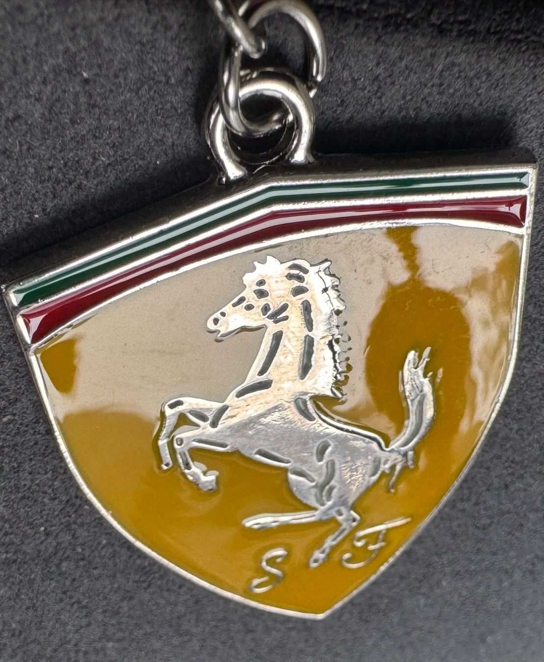 Ferrari Schlüsselanhänger & - bänder: Schlüsselanhänger Ferrari – Neu und originalverpackt aus Burgdorf von XJ6 2
